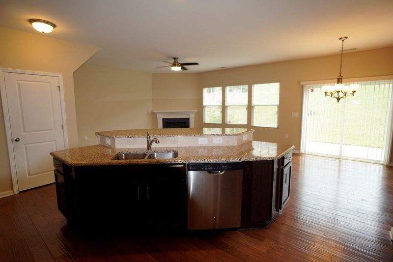 1028 Spacious Skies Ln, Durham, NC 27703