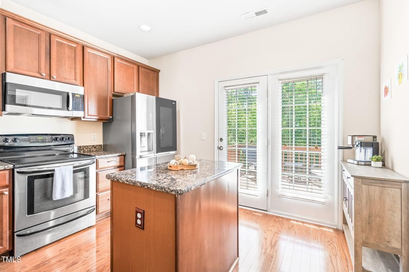 1028 Summerhouse Rd, Cary, NC 27519