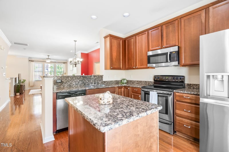 1028 Summerhouse Rd, Cary, NC 27519