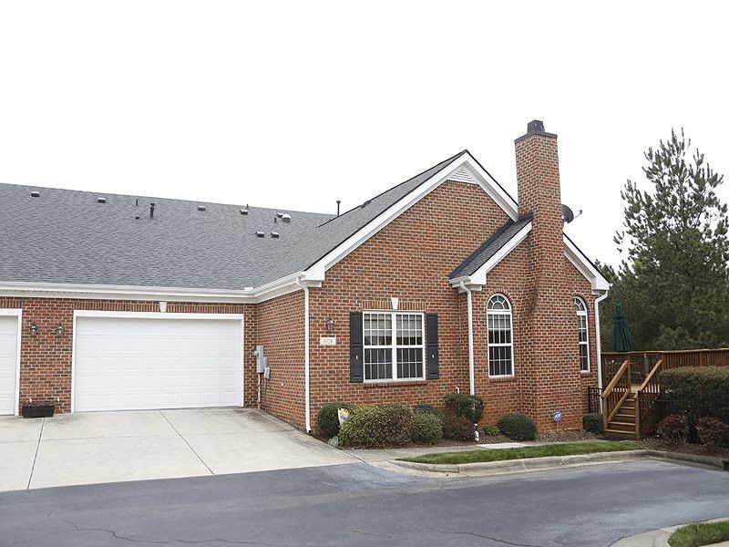 1028 Thistle Briar Pl #none, Cary, NC 27511