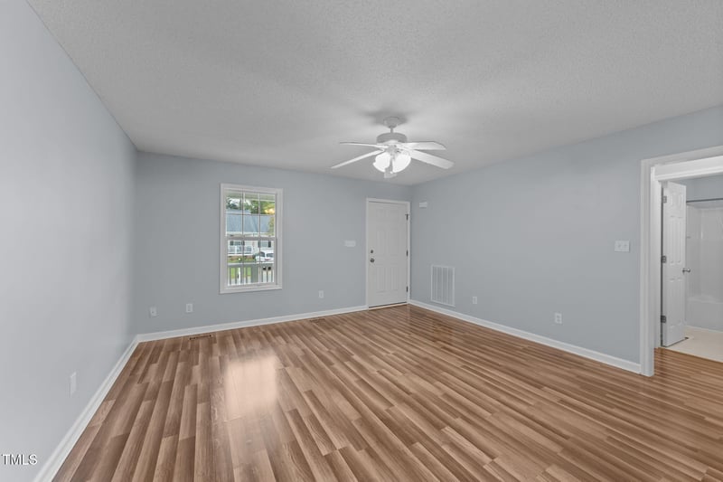 1029 Cove Cir, Clayton, NC 27520