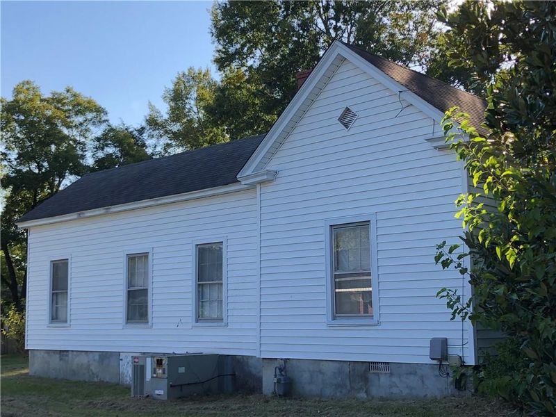 1029 Rainey St, Burlington, NC 27217