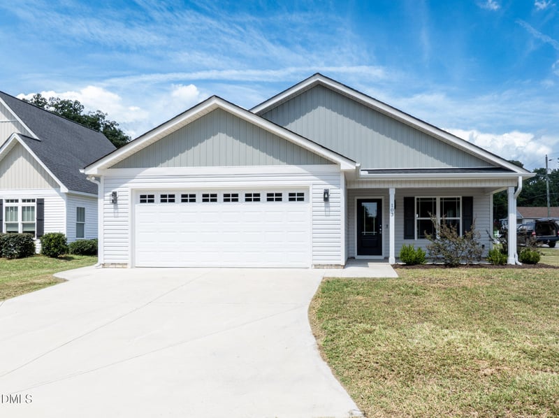 103 E Allen St, Four Oaks, NC 27524