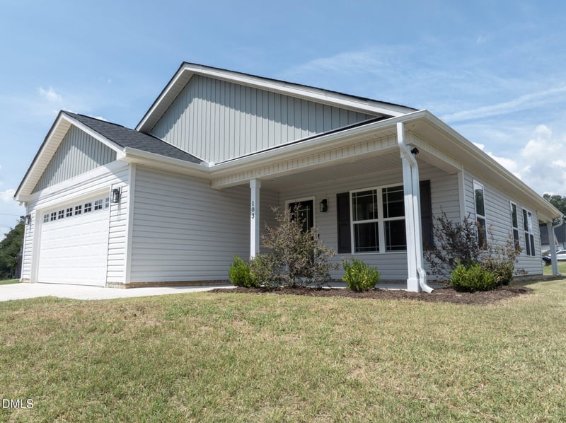 103 E Allen St, Four Oaks, NC 27524