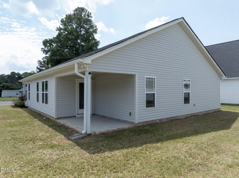 103 E Allen St, Four Oaks, NC 27524
