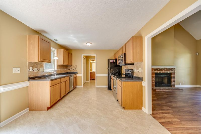 103 Autumn Ridge Dr, Knightdale, NC 27545