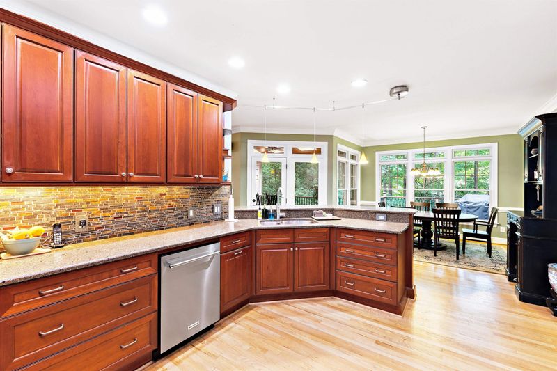 103 Bathgate Ln, Cary, NC 27513
