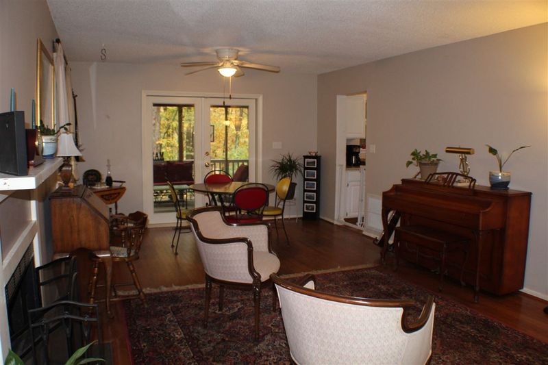 103 Benwall Ct, Chapel Hill, NC 27516