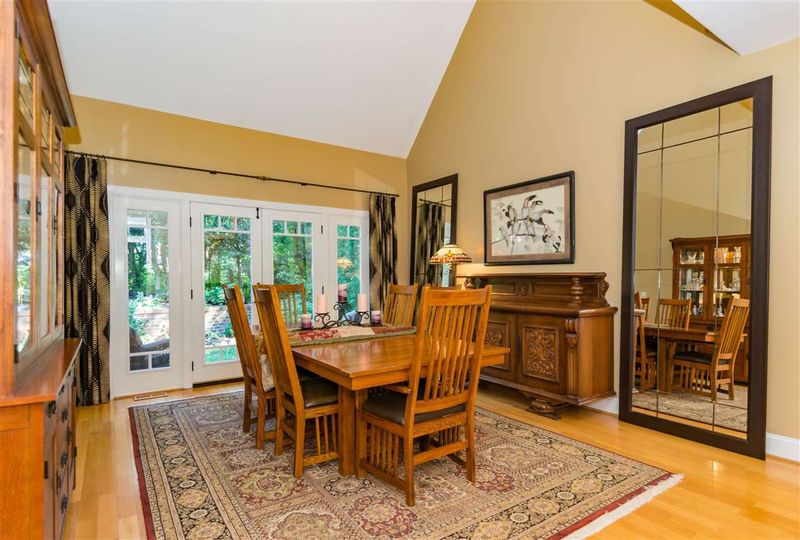 103 Bordeaux Ln, Cary, NC 27511