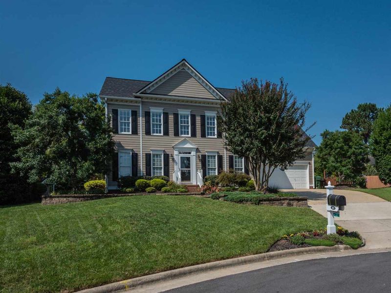 103 Bowcastle Ct, Cary, NC 27518