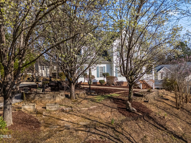 103 Bowers Ln, Cary, NC 27519