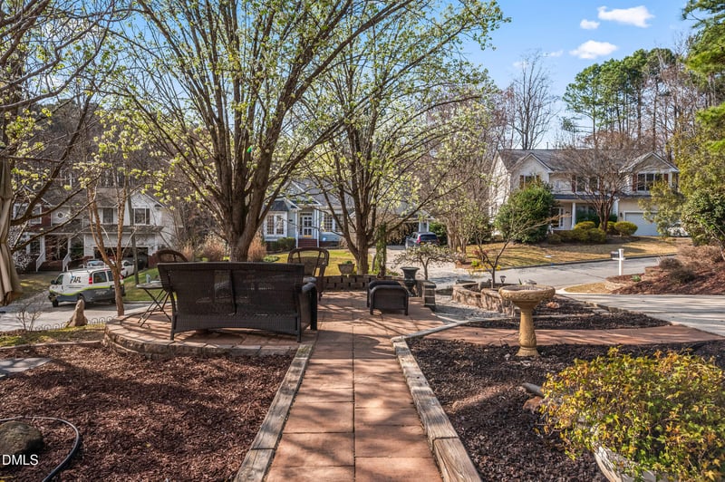 103 Bowers Ln, Cary, NC 27519