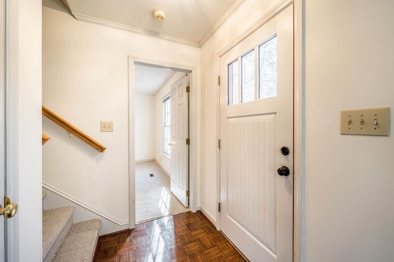 103 Braswell Ct, Chapel Hill, NC 27516