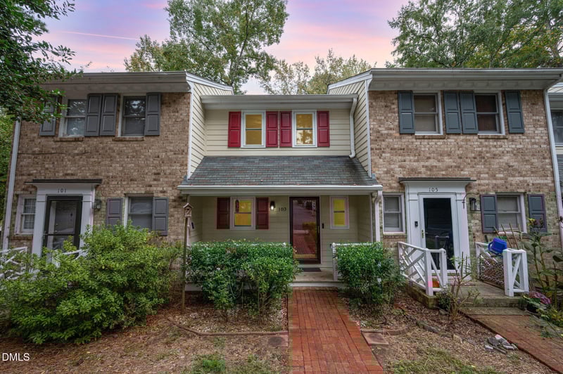 103 Briarcreek Ct, Cary, NC 27513