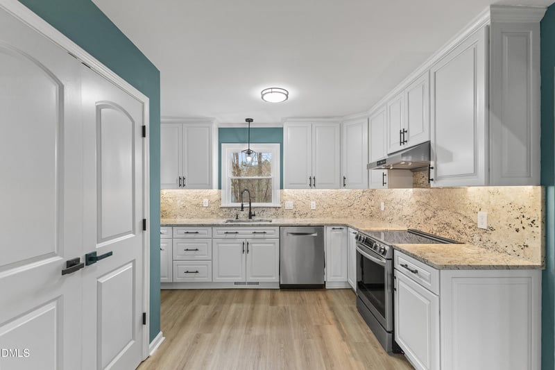 103 Bridgestone Ct, Fuquay Varina, NC 27526