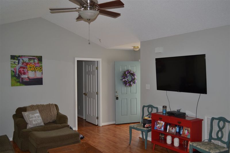 103 Cambridge Elm Dr, Clayton, NC 27520