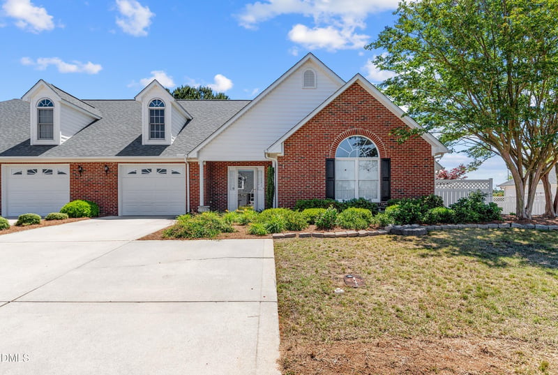 103 Chadbury Dr, Dunn, NC 28334