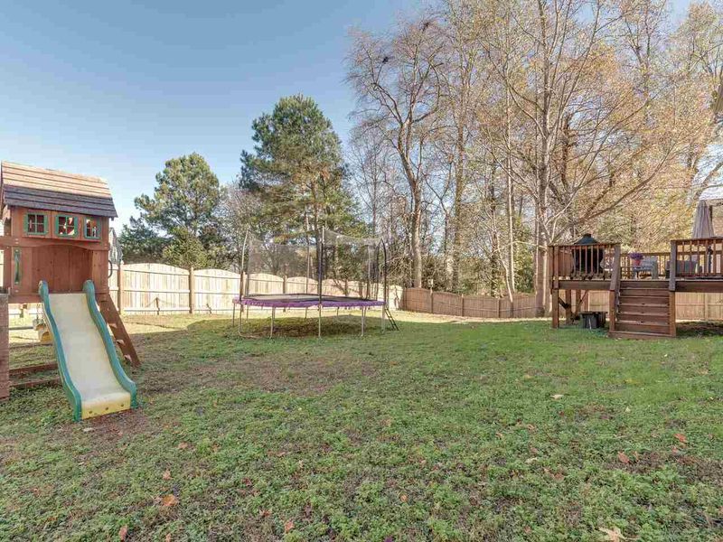 103 Chapel Valley Ln, Apex, NC 27502