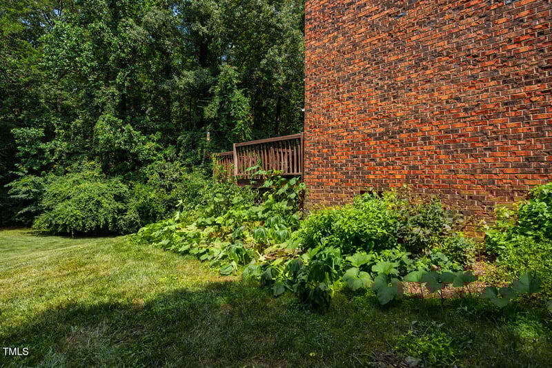 103 Charter Ct, Cary, NC 27511