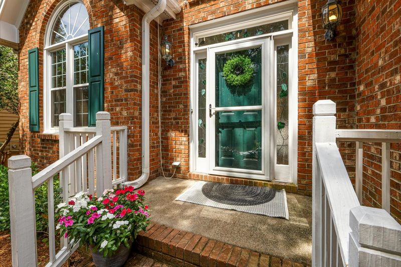 103 Chatsworth St, Cary, NC 27513