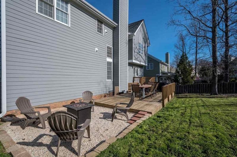 103 Cherry Grove Dr, Cary, NC 27519