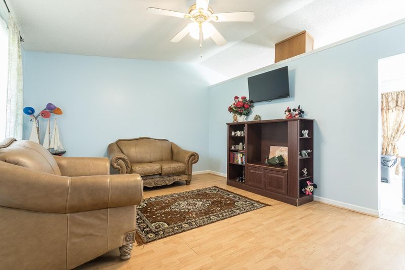 103 Claymont Rd, Louisburg, NC 27549