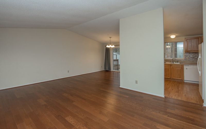 103 Clydesdale Ct, Cary, NC 27513
