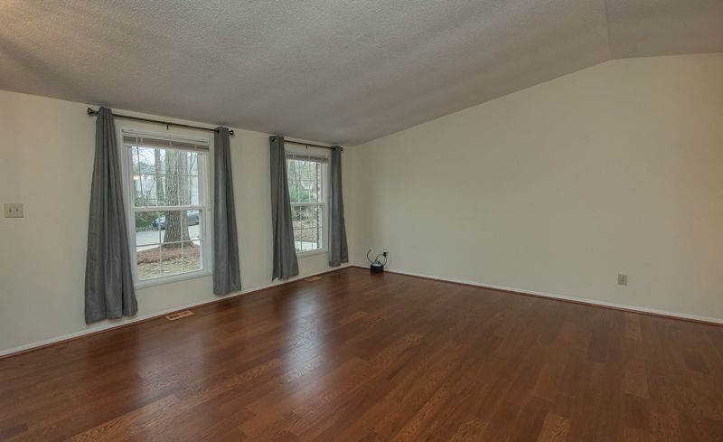 103 Clydesdale Ct, Cary, NC 27513