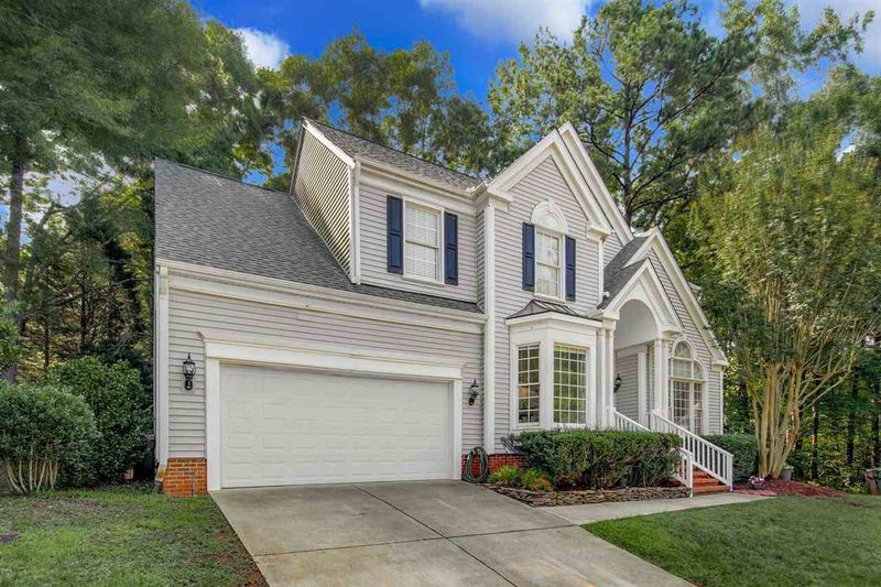 103 Colinsburgh Ct, Cary, NC 27518