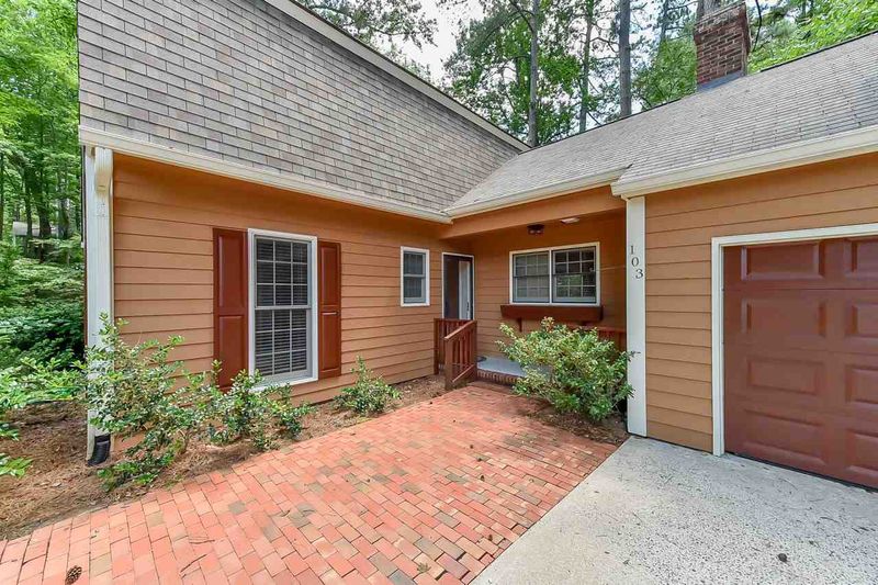 103 Creekside Rd, Chapel Hill, NC 27514