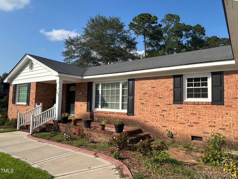 103 Crepe Myrtle Ln, Dunn, NC 28334