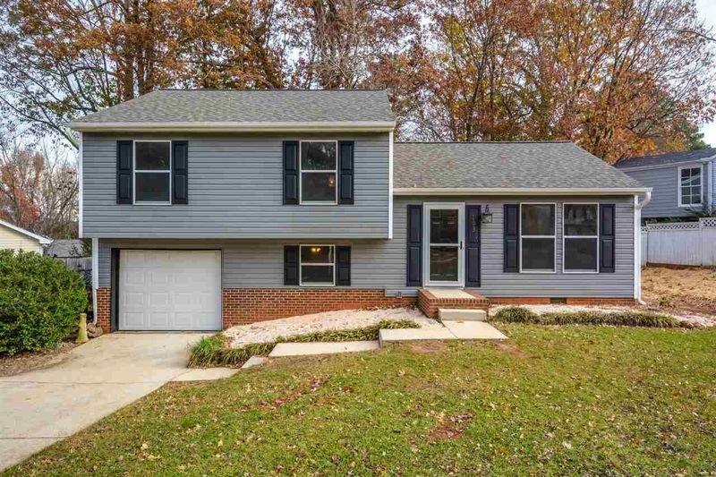 103 Cricket Hill Ln, Cary, NC 27513