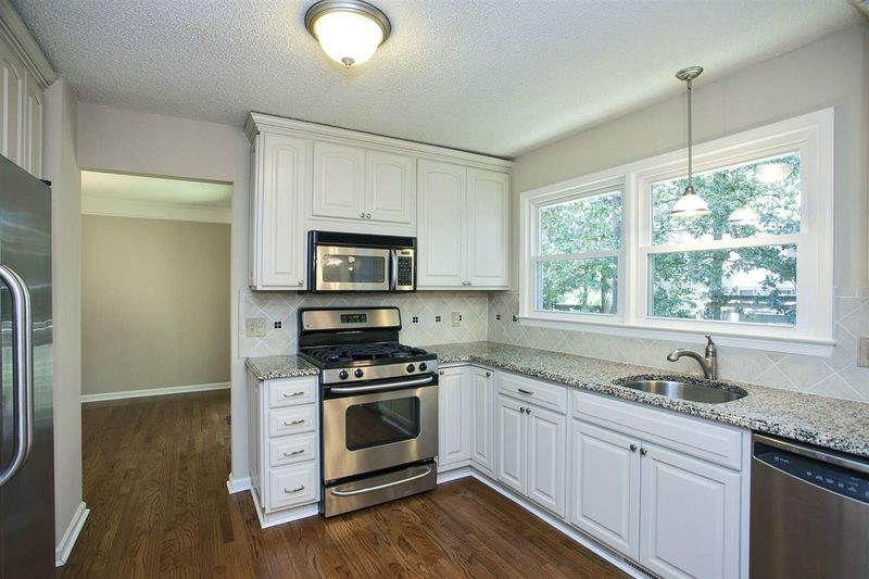 103 Croatan Cir, Cary, NC 27513