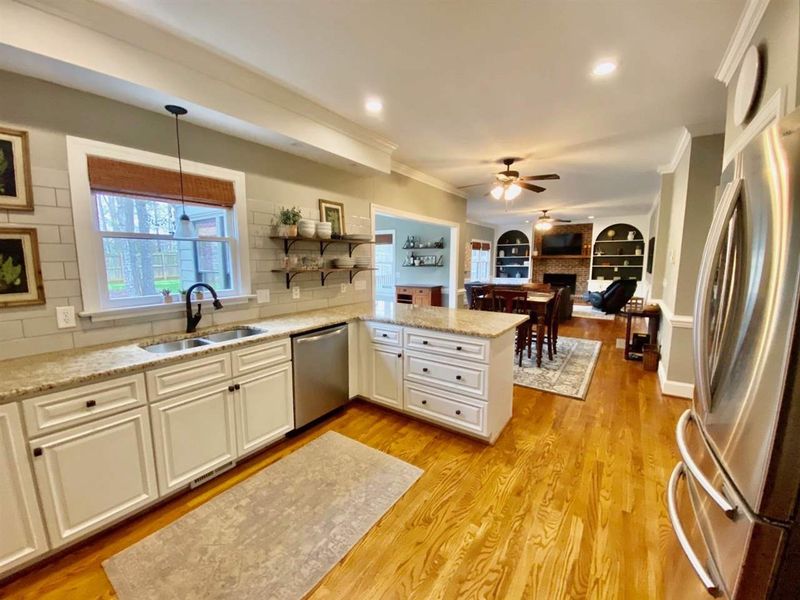 103 Crosswind Dr, Cary, NC 27513