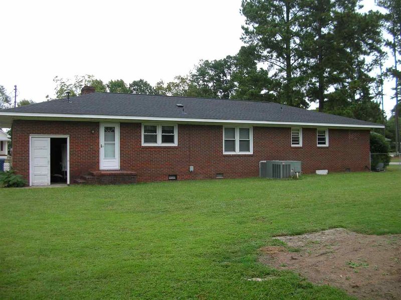 103 E D St, Erwin, NC 28339