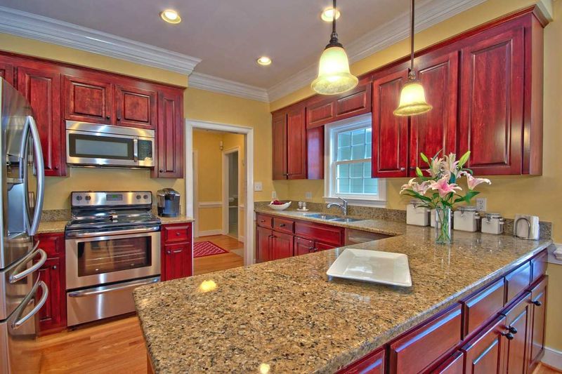 103 Echowood Ln, Cary, NC 27518