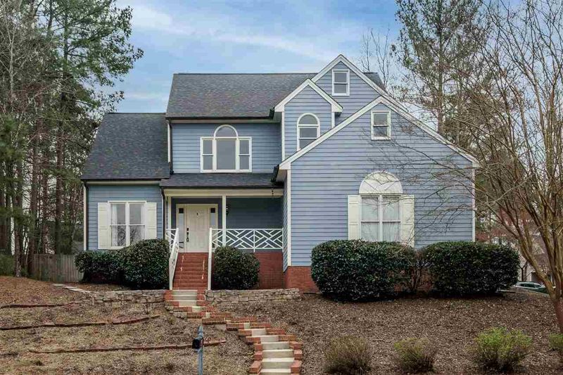 103 Excalibur Ct, Cary, NC 27513