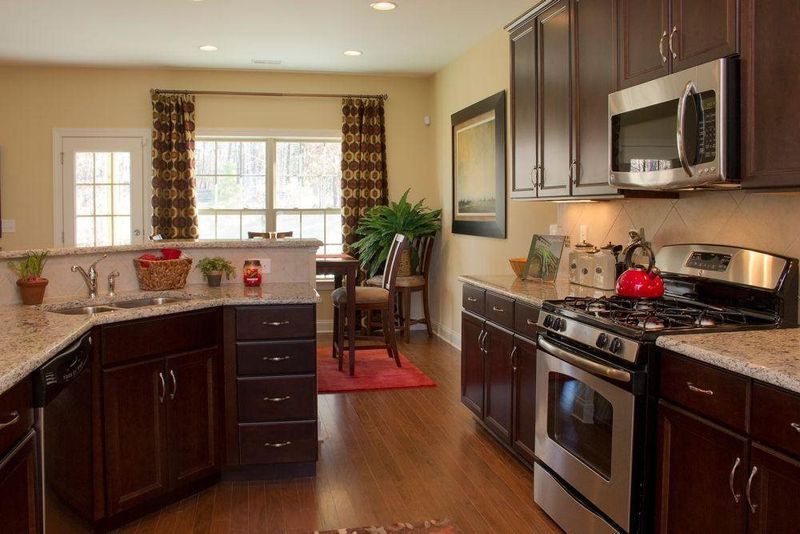 103 Forest Haven Dr, Holly Springs, NC 27540