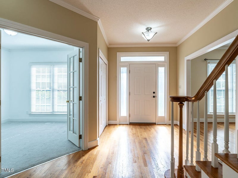 103 Glenstone Ln, Cary, NC 27518