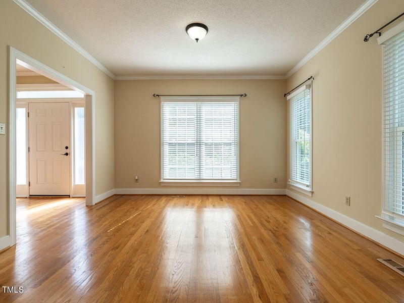 103 Glenstone Ln, Cary, NC 27518