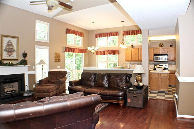 103 Harbour Town Ct, Mebane, NC 27302