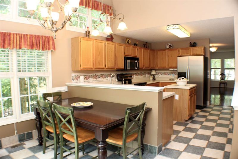 103 Harbour Town Ct, Mebane, NC 27302