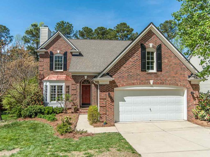 103 Holmhurst Ct, Cary, NC 27519