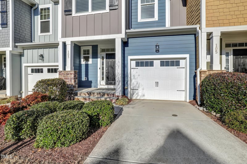 103 Hundred Oaks Ln, Holly Springs, NC 27540