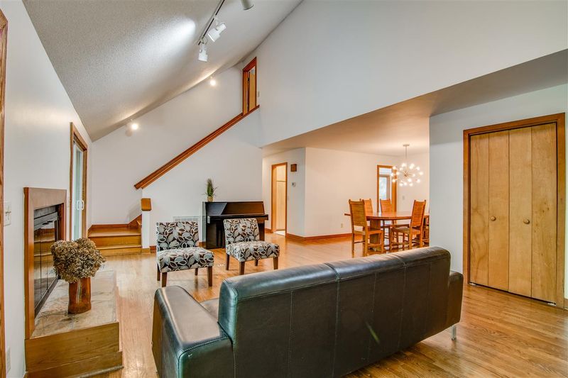 103 Hunter Hill Pl, Chapel Hill, NC 27517