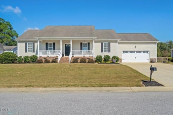 103 Hunterwood Pl, Benson, NC 27504