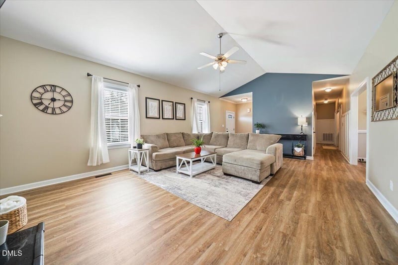 103 Hunterwood Pl, Benson, NC 27504