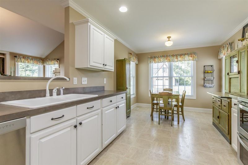 103 Ian Ct, Burlington, NC 27215