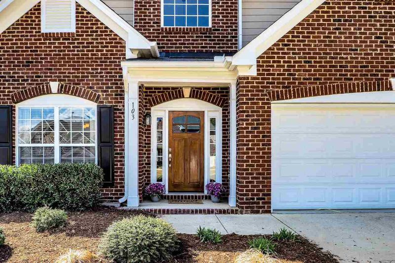 103 Lacuna Woods Ln, Apex, NC 27539