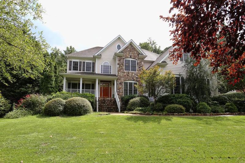 103 Lake Ridge Pl, Chapel Hill, NC 27516